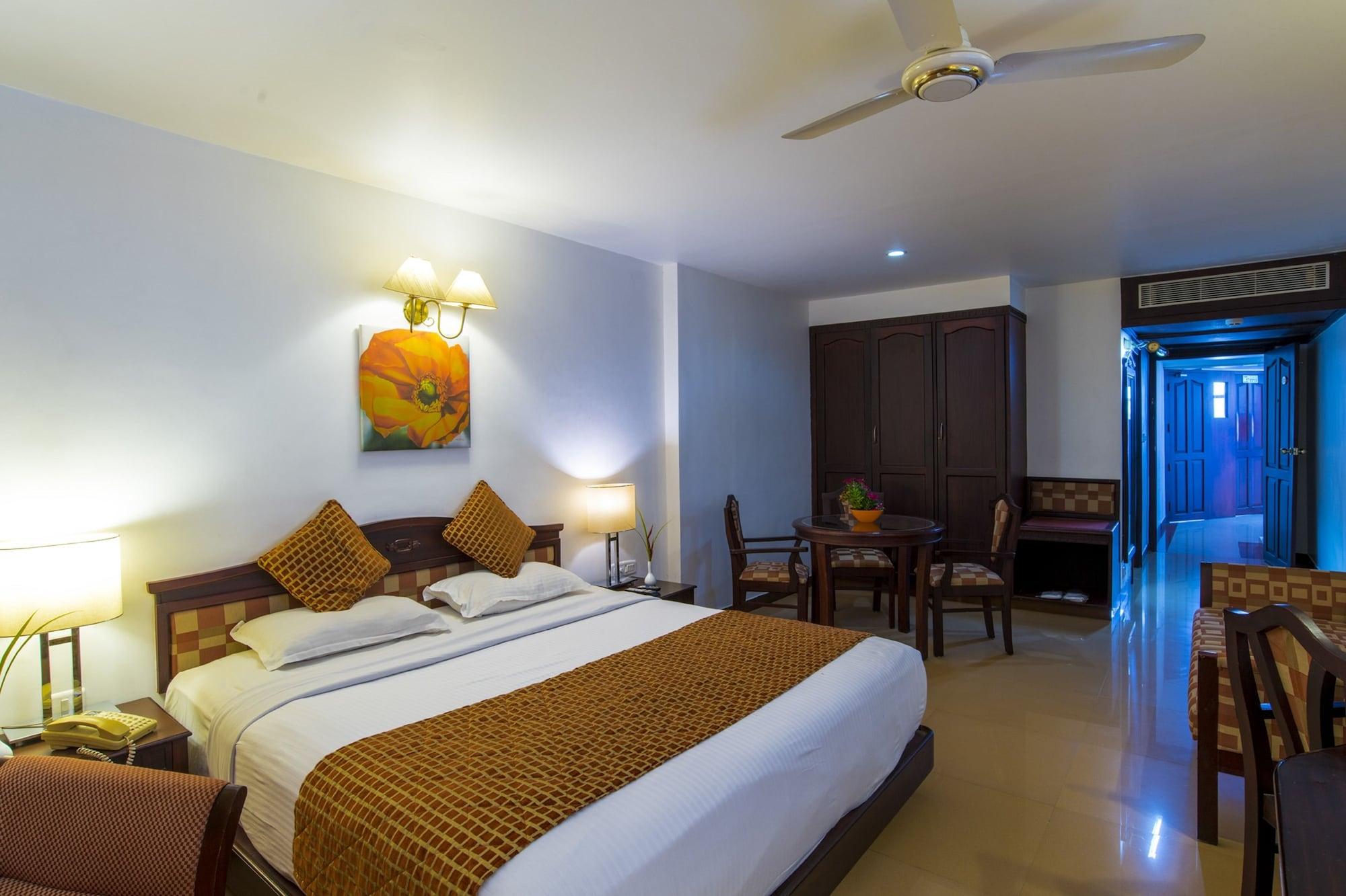 Golf View Hotels & Suites Nedumbassery Buitenkant foto