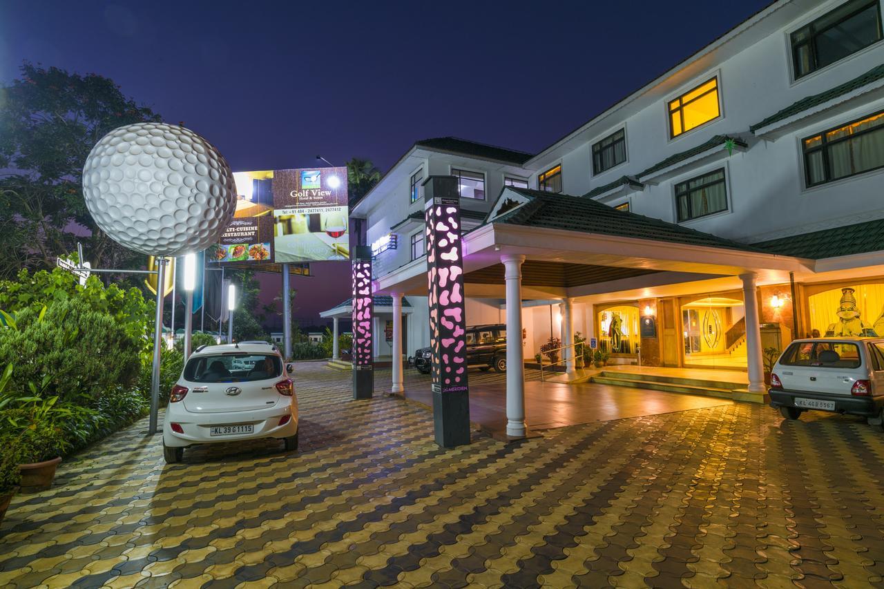 Golf View Hotels & Suites Nedumbassery Buitenkant foto