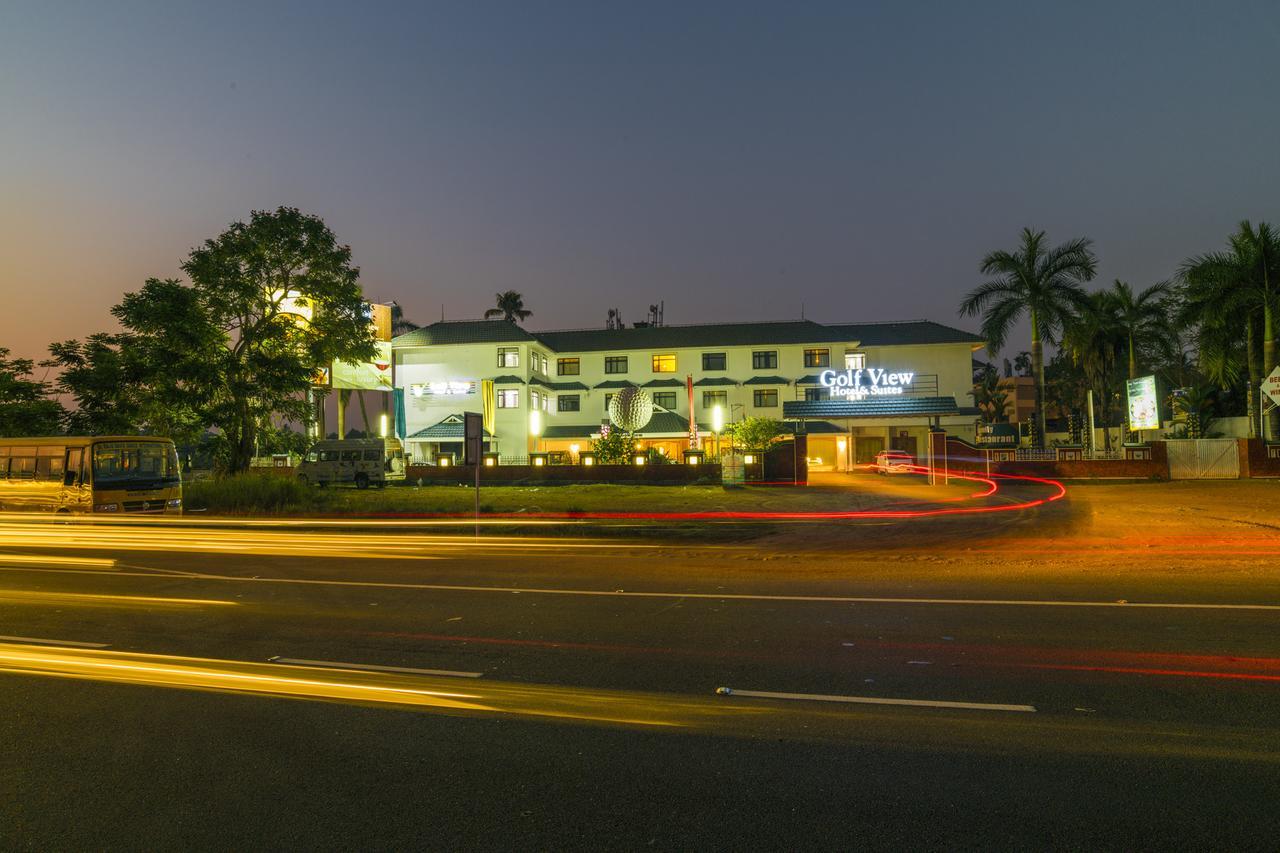 Golf View Hotels & Suites Nedumbassery Buitenkant foto