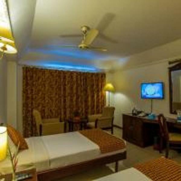 Golf View Hotels & Suites Nedumbassery Buitenkant foto